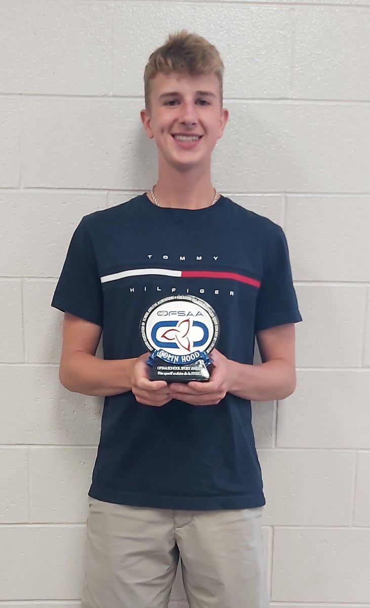 HDCHKnights's tweet photo. Congratulations to Dylan Bremer, our Male Colin Hood Award Winner! @HDCHKnights @HDCH_Info @HWDSB_athletics @OFSAA https://t.co/XrDrVZ7wy1