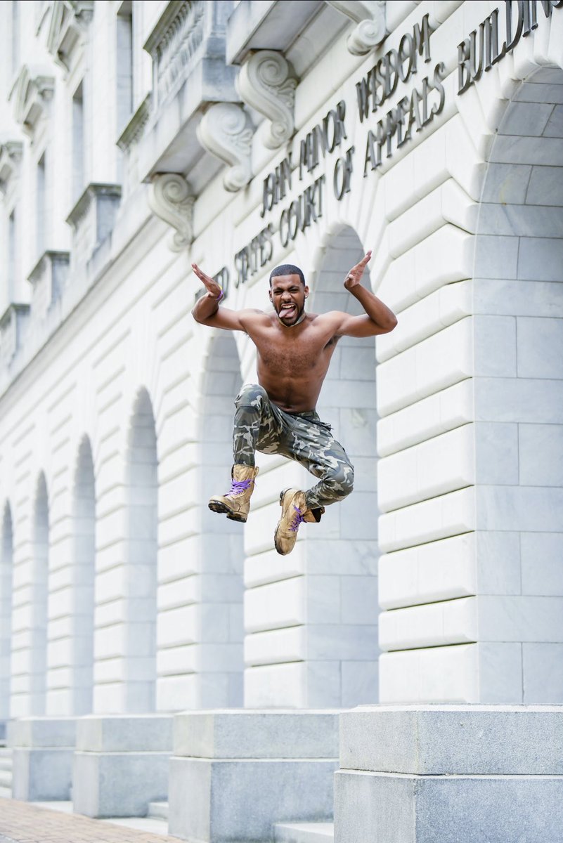 J-5⚡️ tweet media