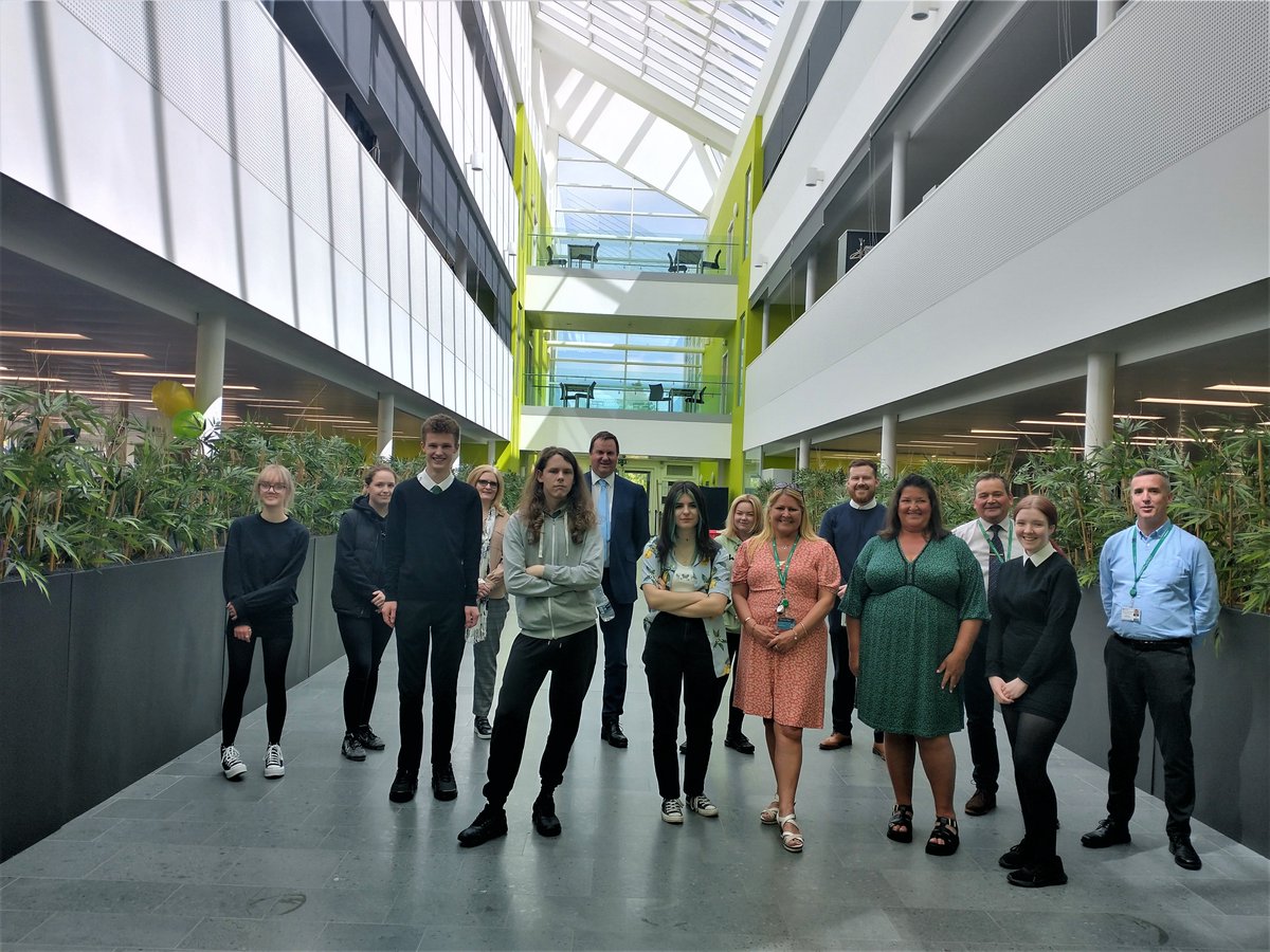 <a href="/CareerReadyUK/">Career Ready</a> students matched with a <a href="/LoveWestLothian/">West Lothian Council</a> mentor attended a 'Welcome to the Council' session - this included a tour of the Civic Centre &amp; a chance to meet some of the staff who support the programme/internships
#developingyoungworkforce