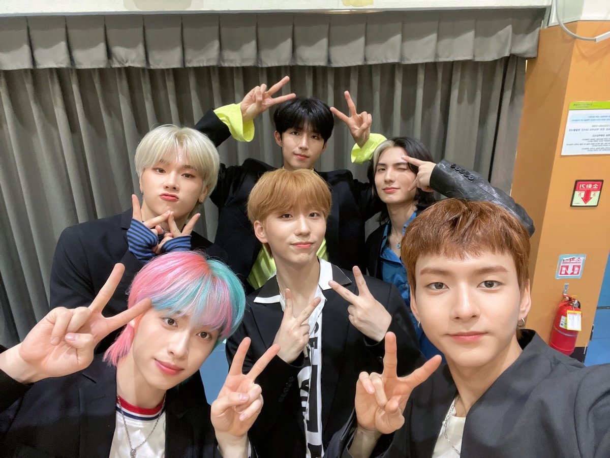 Joyooen's tweet photo. With our newest style, we're ready to rock the world again! Isn't it looking like we're getting ready for something? But I'm can't tell you right now, you'll have to wait a little bit more. 🤟🏻 https://t.co/V3GlPpniTn