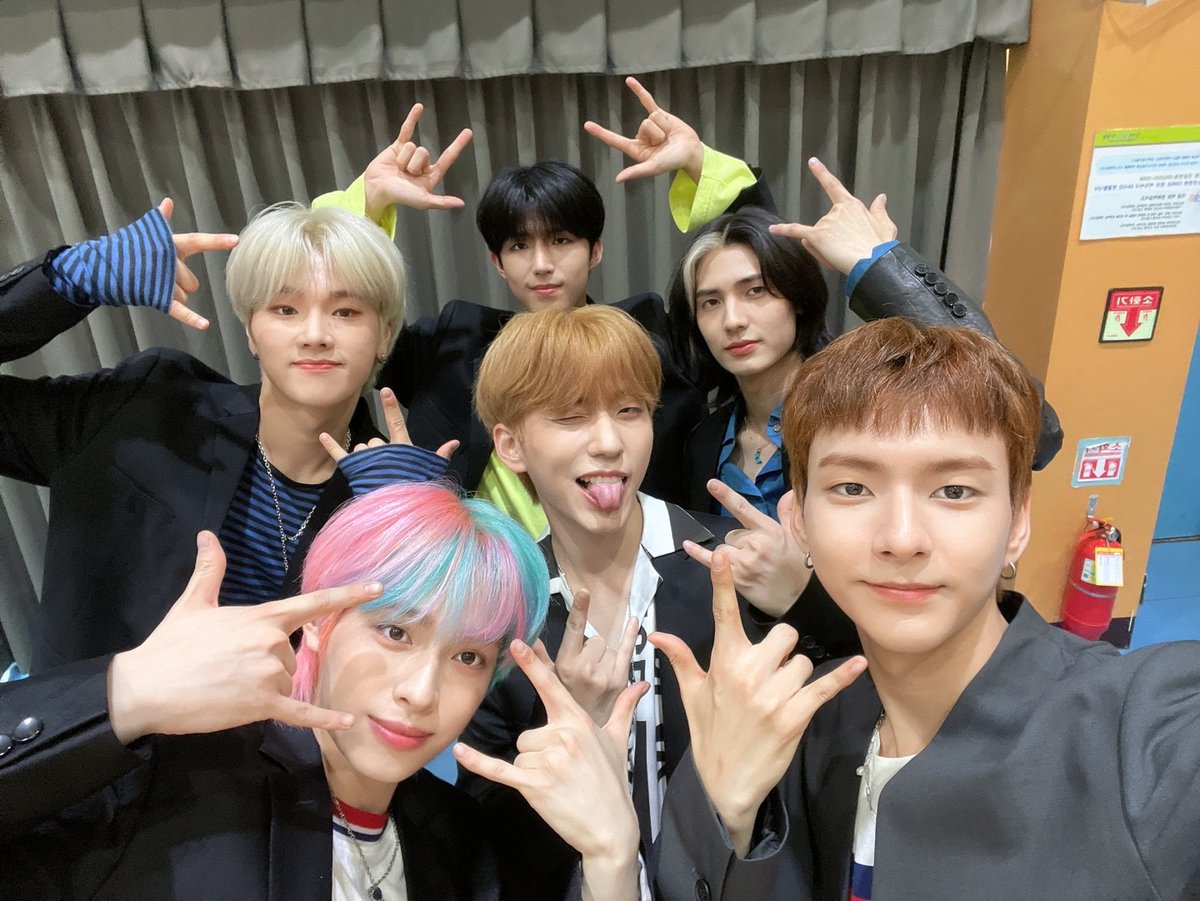 Joyooen's tweet photo. With our newest style, we're ready to rock the world again! Isn't it looking like we're getting ready for something? But I'm can't tell you right now, you'll have to wait a little bit more. 🤟🏻 https://t.co/V3GlPpniTn