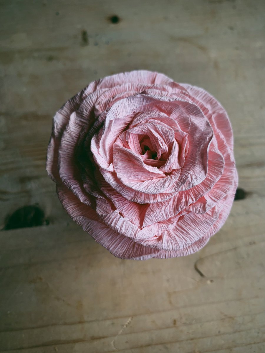 A little time spent making paper roses with the white Tara mantra scribed within the folds of the petal edges. 🤍