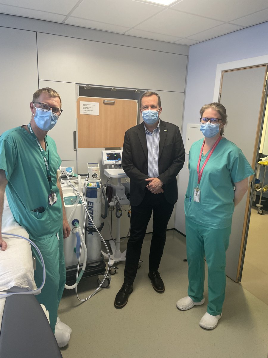 Fascinating visit to <a href="/LothianSjh/">SJH_Lothian</a> in <a href="/NHS_Lothian/">NHS Lothian</a> to discuss climate change and sustainability in clinical care. Lots to learn and great work around anaesthetic gases and new technologies that save money and the climate. Thanks to @andyjgoddard &amp; @strachancross. Lots to do.