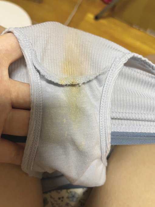 穿兩天的濃厚褲褲，上面充滿了奈々子的分泌物呦～  售360$  #原味 https://t.co/emY01FzAH1<a href="/tag/%E5%8E%9F%E5%91%B3"class="tags">#原味</a>