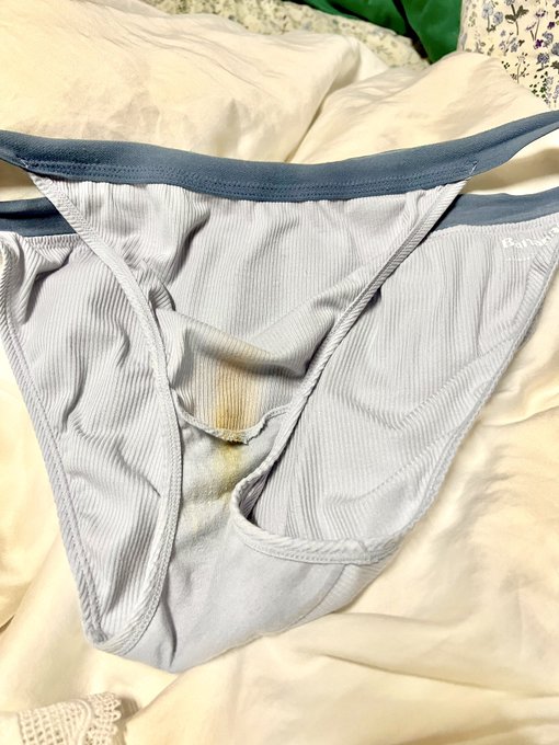 穿兩天的濃厚褲褲，上面充滿了奈々子的分泌物呦～  售360$  #原味 https://t.co/emY01FzAH1<a href="/tag/%E5%8E%9F%E5%91%B3"class="tags">#原味</a>