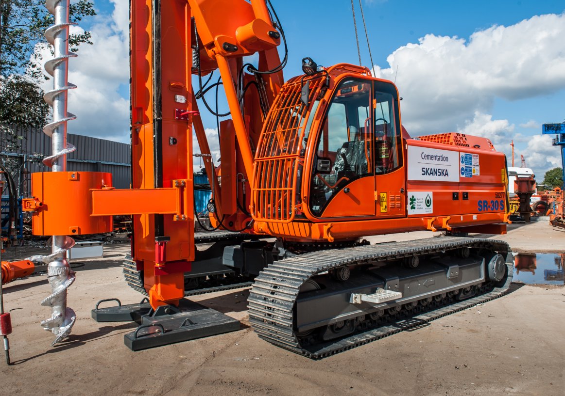 cavendishpros's tweet image. #Cementation @SkanskaUKplc is to start testing a prototype dual-fuel #hydrogen and #diesel #piling #machine in the drive to cut #carbon emissions on sites. bit.ly/3MGyanU