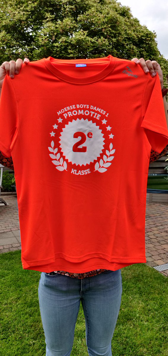 🧡 PROMOTIE 2️⃣e KLASSE!

🏆 Jawel, u leest het goed! Zonder ook maar één wedstrijd te spelen heeft Moerse Boys Dames 1 de nacompetitie gewonnen! Alle tegenstanders trokken zich terug, waardoor de Moer promoveert.

🥳 Geen wedstrijd, maar wel feest dus!

🧡 Forza Moerse Boys!