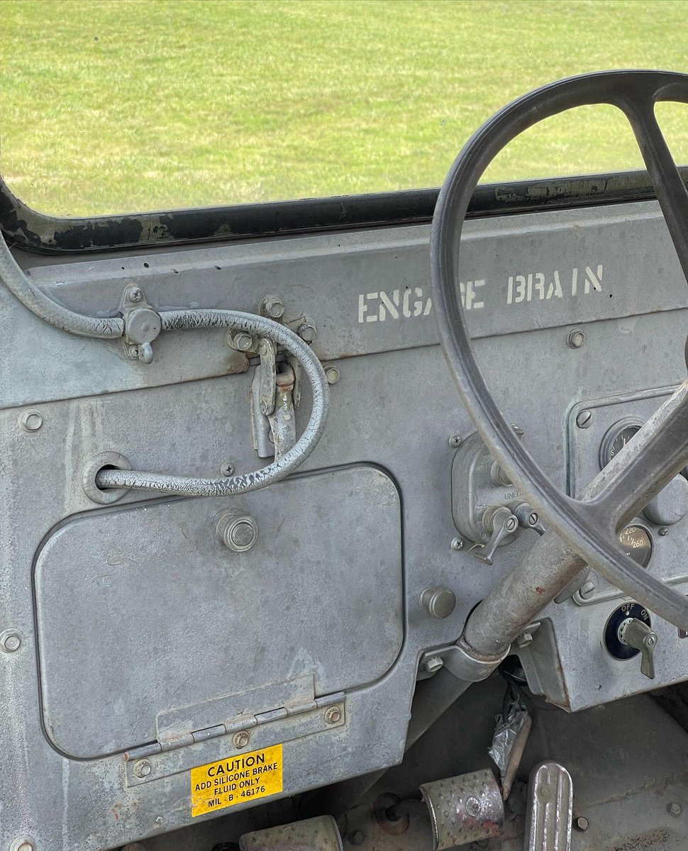 CynDiggity's tweet photo. #MovingWall #Jeep #Vietnam #Willys #OldSchool https://t.co/TdB3BJlTmi