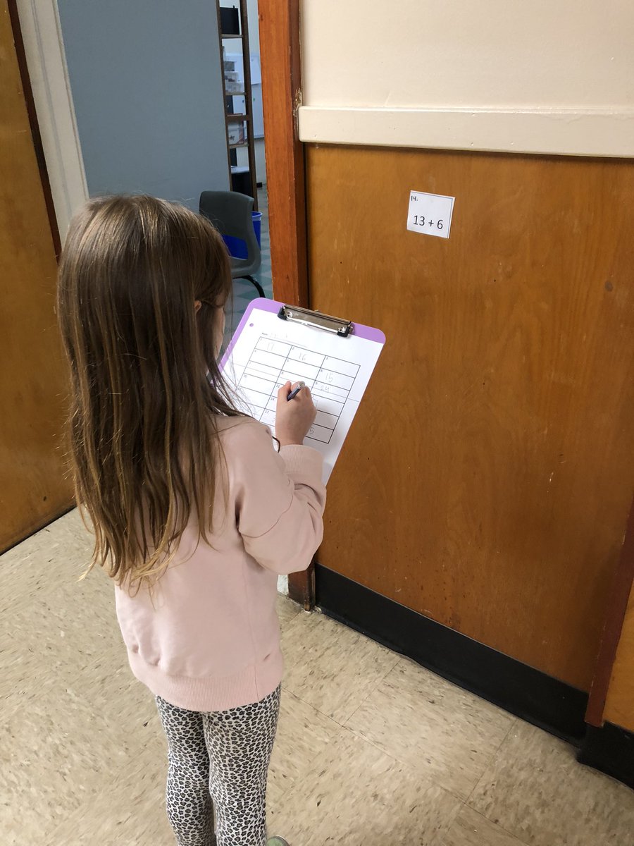 JohnsonMadame's tweet photo. Nous utilisons nos stratégies de soustraction @HRCE_FSL https://t.co/H419LDjgi4