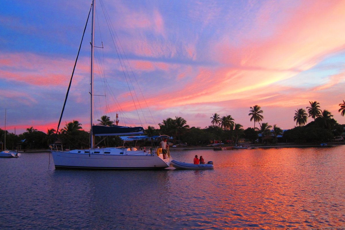 bviholidays's tweet photo. Flights to the BVI - https://t.co/TGGPDl50QI https://t.co/O8OujUKJ1C