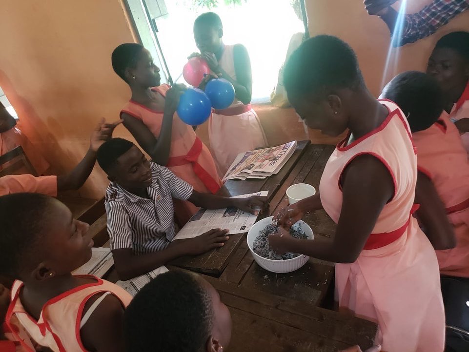 DatabankFound's tweet photo. Art day with students at Abetifi!
It was fun teaching the students the art of papier mache. Take a look at some of our creations.
#Art
#RaisingLeaders
#DatabankFoundation https://t.co/d69WIMKNbs