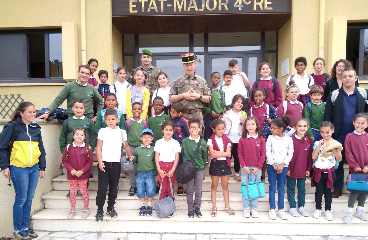 En deux semaines, 150 enseignants et élèves du primaire et du secondaire ont visité le creuset de la Légion étrangère. Beaux moments de partage entre générations et les mondes militaires et scolaires.