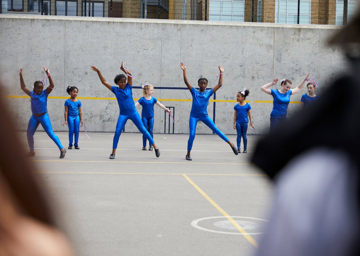 BetterBankside's tweet photo. Photo dump from the Bankside Open Spaces Festival last weekend!

It was so brilliant to see so many smiling faces (and waggy tails!) dancing, singing, eating and enjoying the sunshine!☀️🎶🐶

#HelloBankside #BanksideLondon #LondonBankside #SummerEvents  @BOSTSE1 https://t.co/xuwZf17v1K