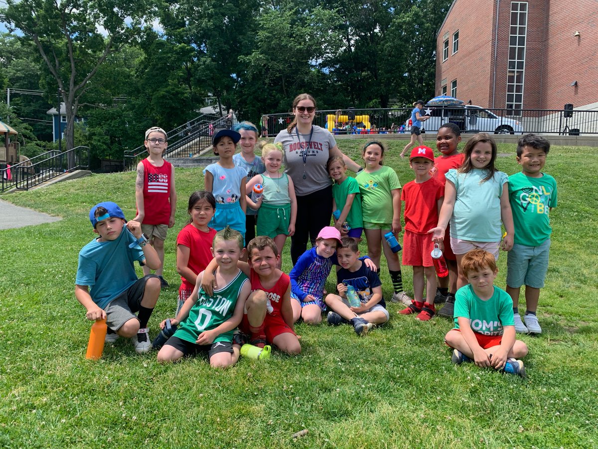1RFirstGraders's tweet photo. Field day! Thank you @msAngelo_ for planning an awesome day!! ♥️🏃‍♂️👟 https://t.co/8LvDXtDE92