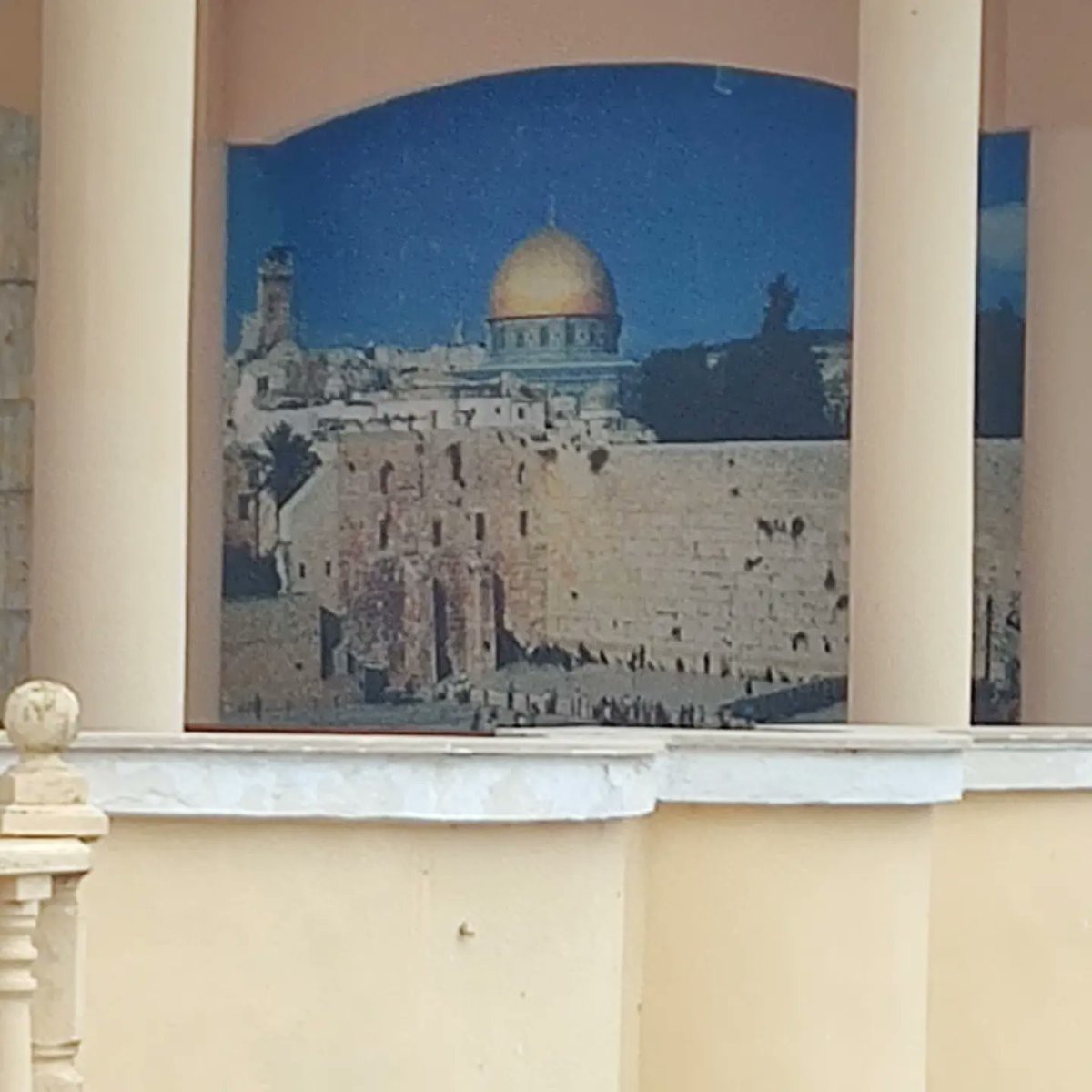 NahumZivit's tweet photo. אני לא שבעה מהמקום הזה, מדהים בעיניי שאמא שלי גדלה כאן, בנוף הפראי הזה, בפשטות, כשחיות מסתובבות בכל פינה.
קובה היא עיירת הילדות של אמא שלי, עיירה יהודית בת 2500 שנים בה עדיין יש בתי כנסת ובתי מדרש עתיקים.
שבת שלום טוויטרס מאזרבייג'ן המדהימה❤️
#שורשים
#Azerbaijan
#Xinaliq https://t.co/2nNcQL1p55