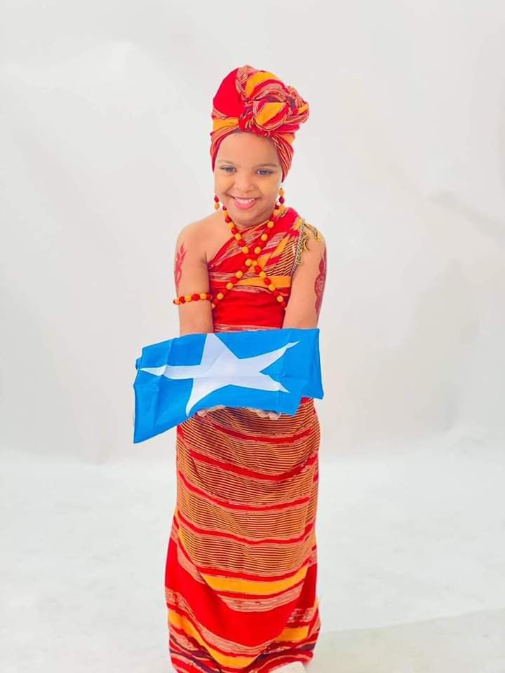 SakarieSomali's tweet photo. Ubaxii dalkoo calankeedi muunaysay, maanshalaa https://t.co/M51UzftNXz