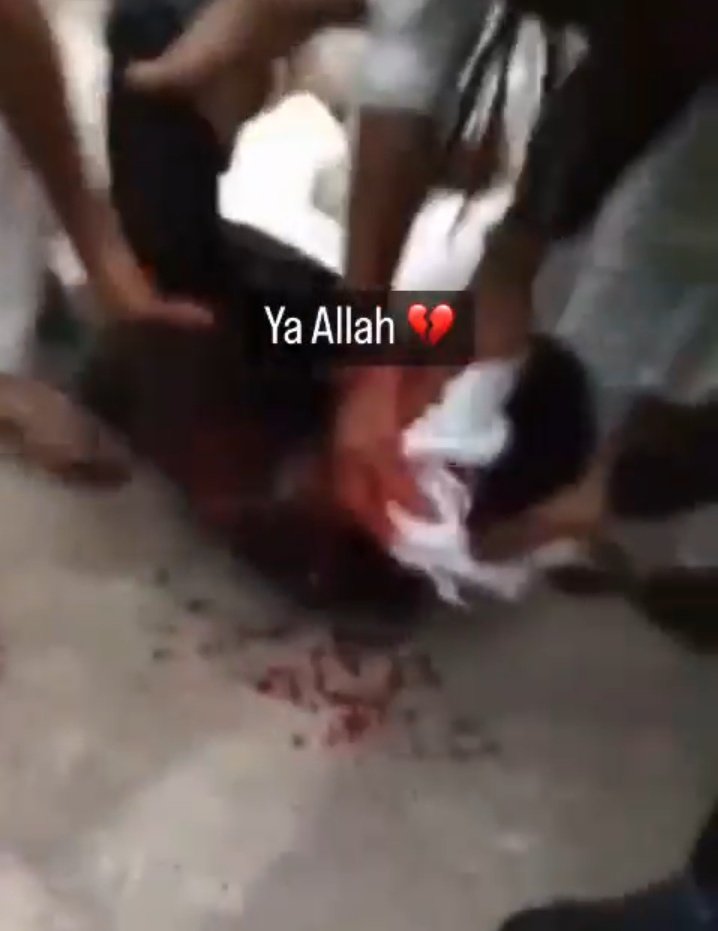theIshtiaq's tweet photo. Inna lilahi wa inna ilahi raji'oon.
One muslim brother has been martyred by police in Ranchi. May Allah accept his martyrdom and give sabr to his parents.
#ورفعنا_لك_ذكرك
#OurProphetOurHonour https://t.co/qyOkWh5LZD