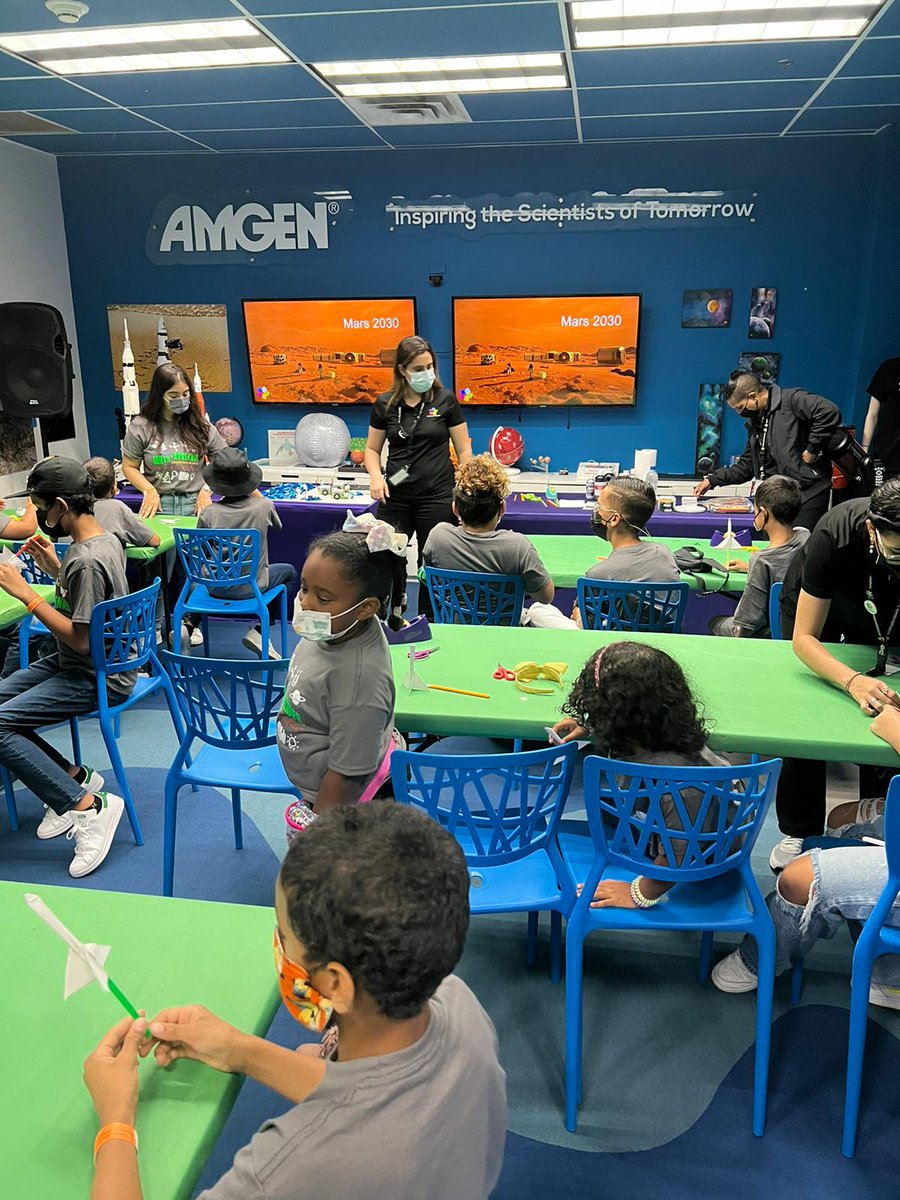 ECOEXPLORATORIO's tweet photo. Hoy nos encontramos realizando el taller y recorrido exploración espacial. 🚀
#cienciadivertida #cienciaenpuertorico #mimuseopr #cienciavirtual #puertorico https://t.co/ZDBQEbzSCw