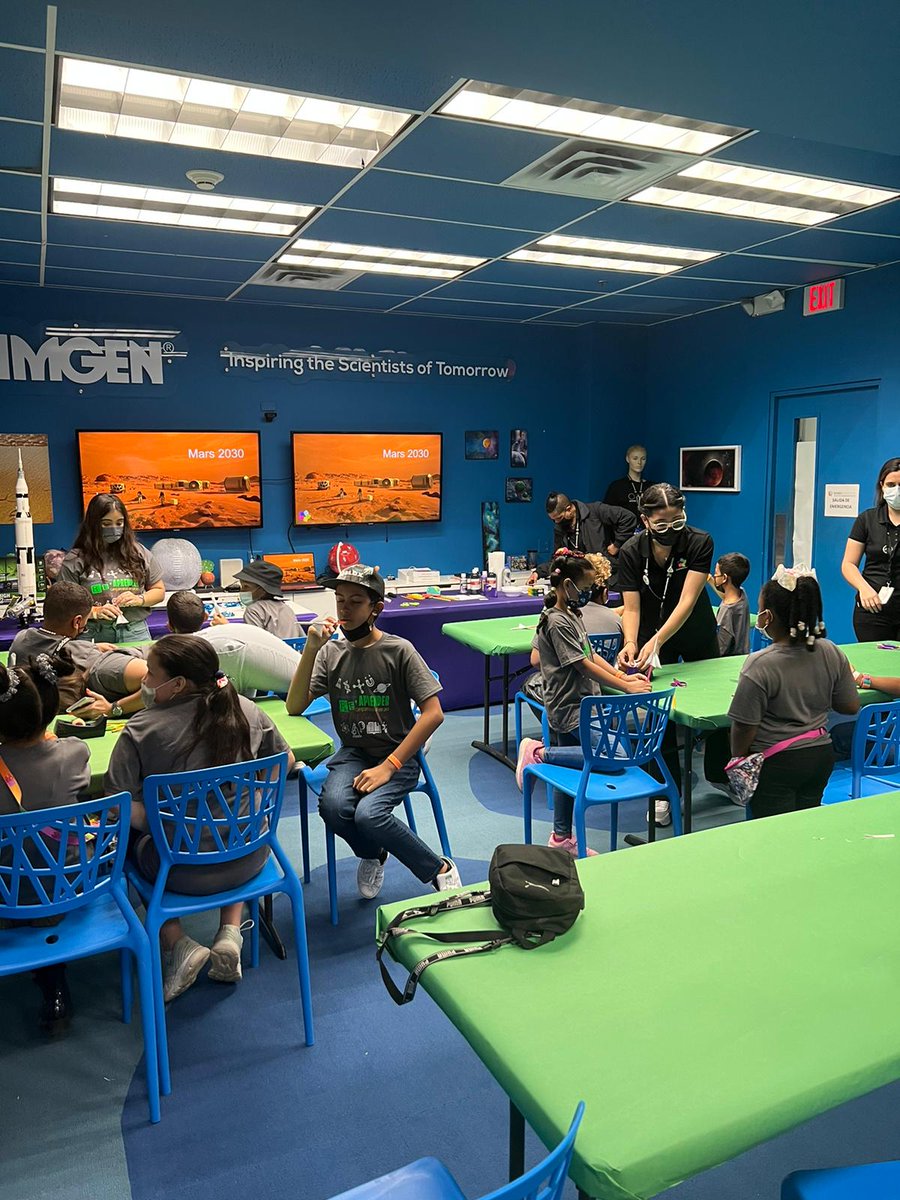 ECOEXPLORATORIO's tweet photo. Hoy nos encontramos realizando el taller y recorrido exploración espacial. 🚀
#cienciadivertida #cienciaenpuertorico #mimuseopr #cienciavirtual #puertorico https://t.co/ZDBQEbzSCw