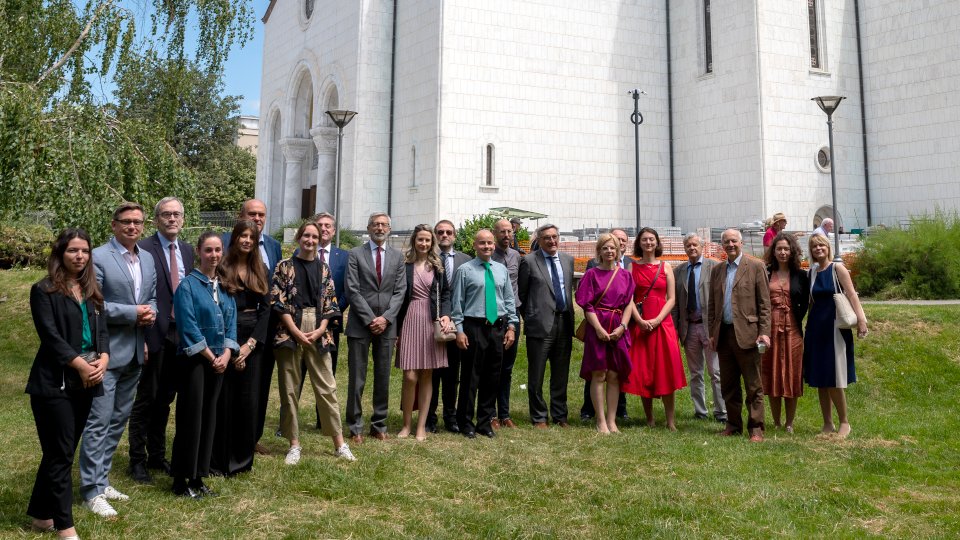 FranceenSerbie's tweet photo. Završena konferencija „Ka zajedničkoj evropskoj budućnosti Balkana“. Veliko hvala svim učesnicima ovog dvodnevnog događaja koji je bio prilika za razmenu mišljenja u vezi sa pomirenjem u Evropi. @@eusrbija @coe @OefzCFA @nbsrb @ofaj_dfjw @CdBalkans https://t.co/eSFYSw4Blm