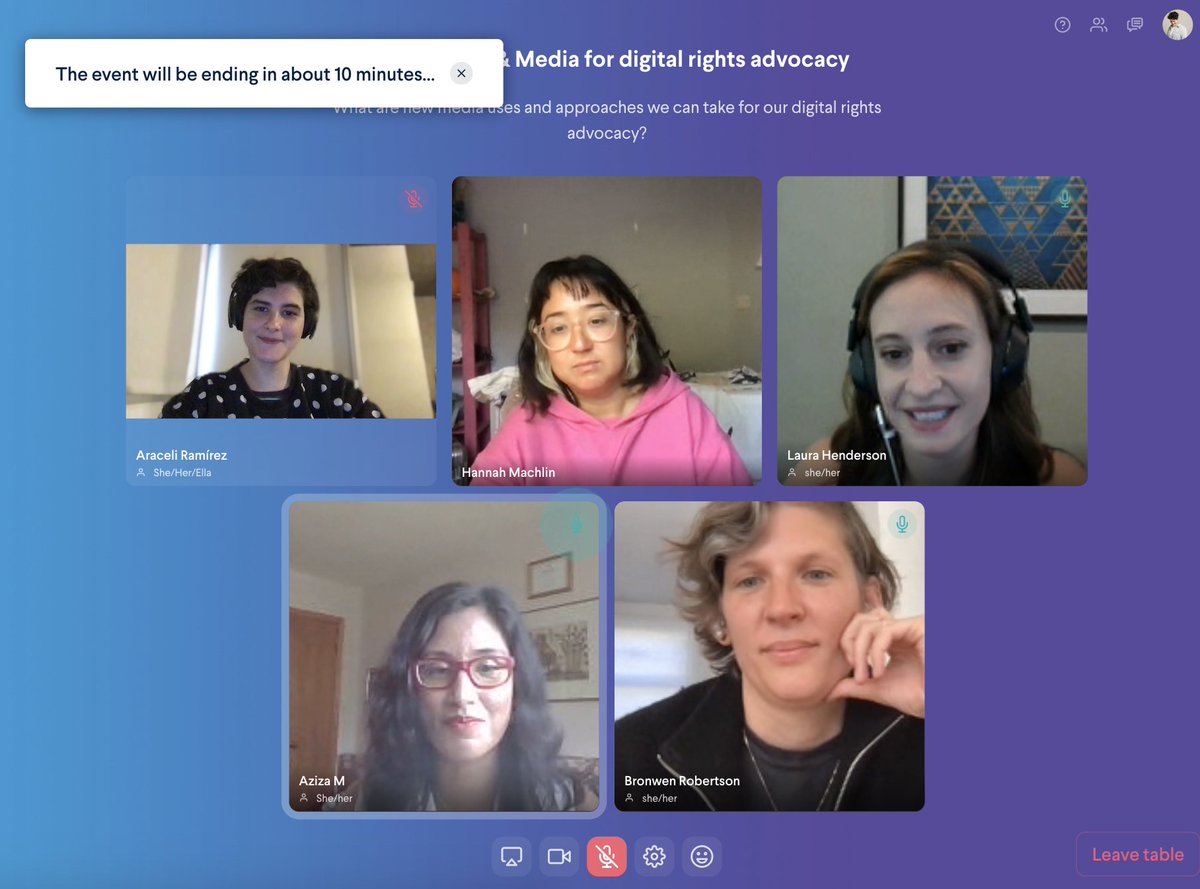 Representing <a href="/TEDICpy/">TEDIC</a> at the table "New venues and media for digital rights advocacy" at <a href="/rightscon/">RightsCon</a> social hour. Super glad to meet new people fighting for the same goal. 💘✨💡