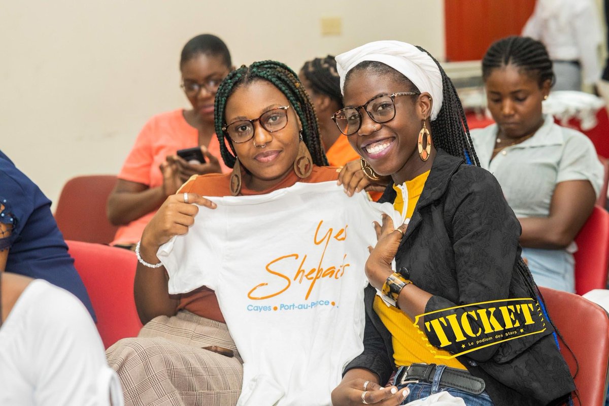 Urbanartconsult's tweet photo. Photos des moments fors du lancement du projet @yesshepaints @Urbanartconsult @undphaiti @ChristianMatho5 #matpart merci à nos partenaires de la confiance 
 📷 @TICKETmaghaiti @SiBelleHaiti @Douvanjou1 https://t.co/tRl9fALvDk