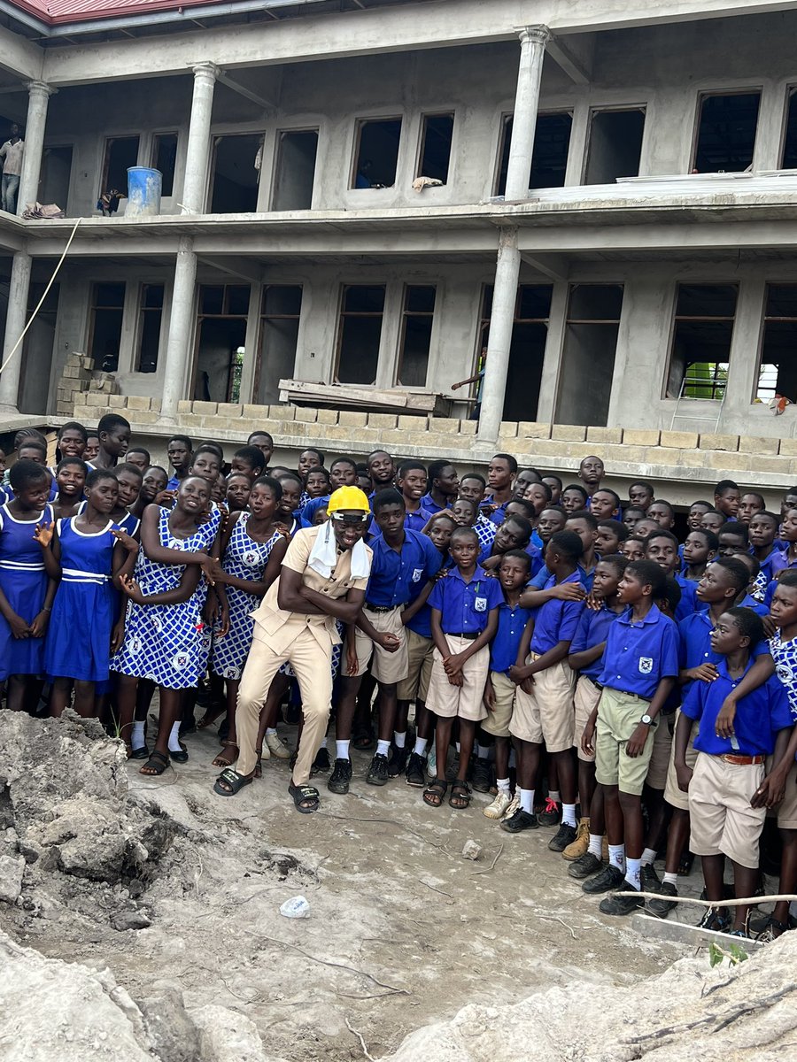 MichaelBlackson's tweet photo. While other are creating kids for school I’m creating schools for kids lol. https://t.co/60JMjSG2qQ