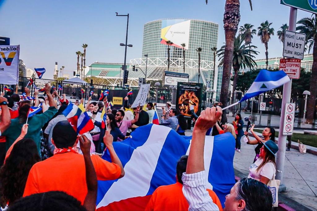 DiazCanelB's tweet photo. La voz de #Cuba está en la #CumbreDeLosPueblos. Los pueblos hablan en nuestro nombre.   Donde quiera que haya pueblos en lucha, siempre estará #Cuba y donde esté Cuba estarán los pueblos en lucha. https://t.co/oUXIfZPznv