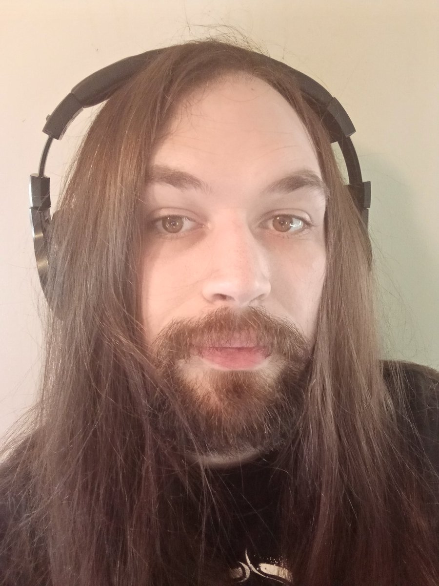 GameOverJesse's tweet photo. 6 AM Washing dishes, cleaning house, feeling down. What better to do than blast @ASkylitDrive in your headphones? Also Also, love you @BriHyrule #Adelphia #ASkylitDrive https://t.co/j71mkNbRE1