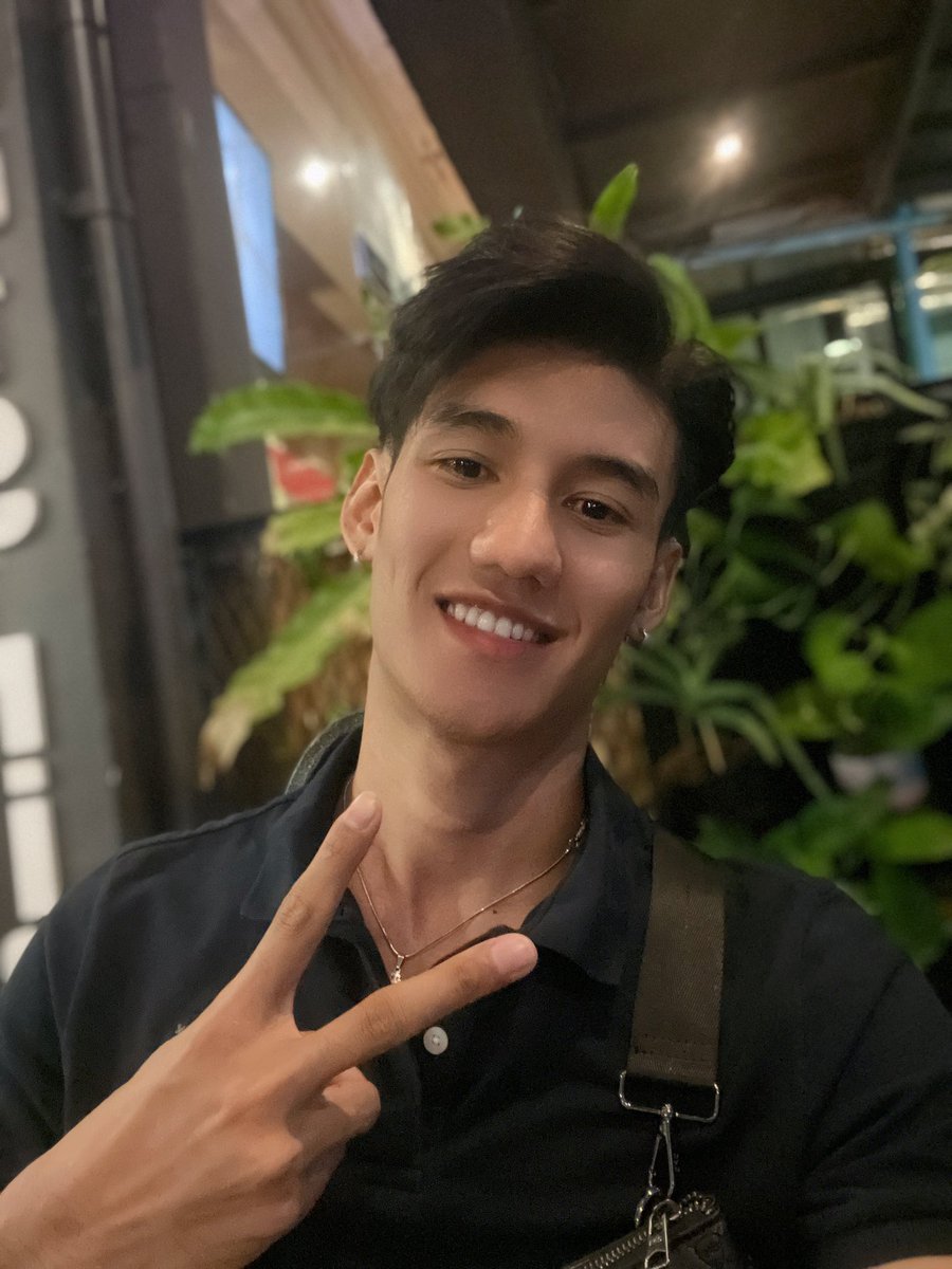 jj199900's tweet photo. ใครอยากเจอมาได้เลยสีลมซอย4ร้านJupiter2018 https://t.co/FobqJ7gz4x