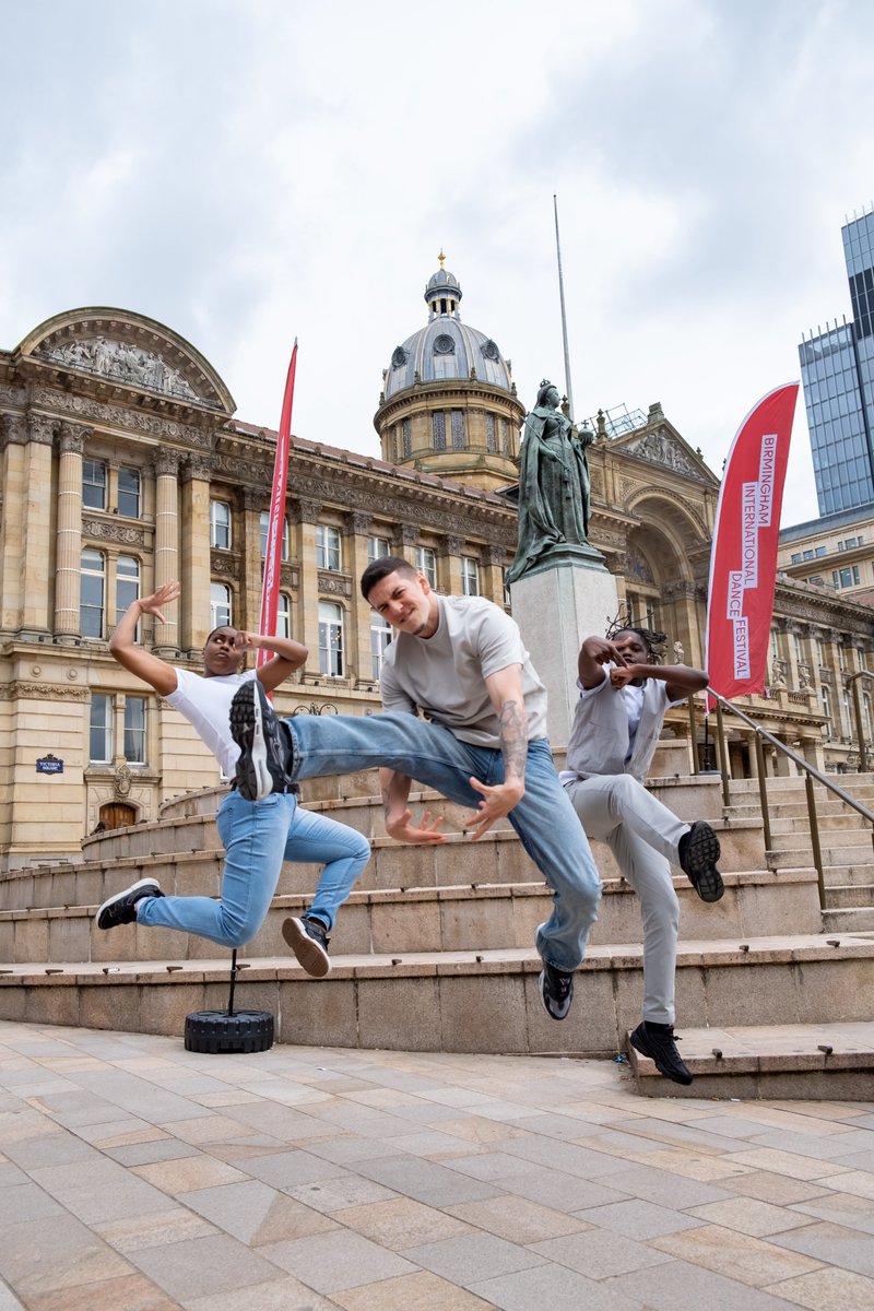 BhamDanceFest's tweet image. ARE YOU READY? 📅⏱️
It&apos;s only ONE WEEK until the start of #BIDF2022, join us Outdoors, In Theatres &amp;amp; Online from 17 June - 3 July! bidf.co.uk

Thanks to @MarshonDance @TappinIn @BRB #CriticalMass2022 &amp;amp; @SoniaSabriCo for looking AMAZING in Victoria Square!