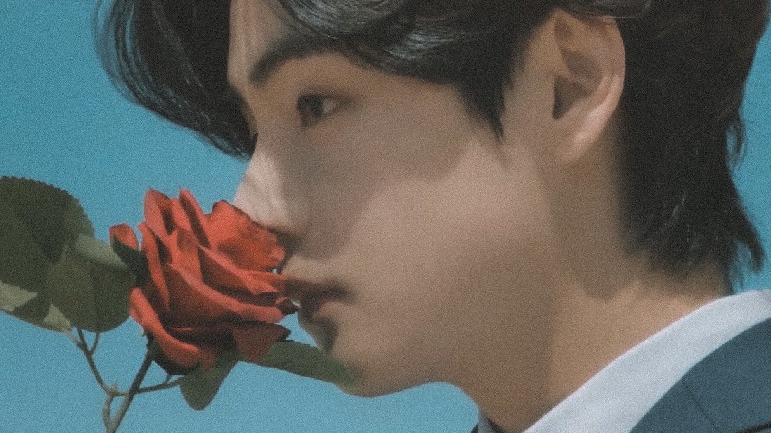 Inlovewith_KTH's tweet photo. This man's visuals is insanely good😳😳 https://t.co/52MONv1xLn