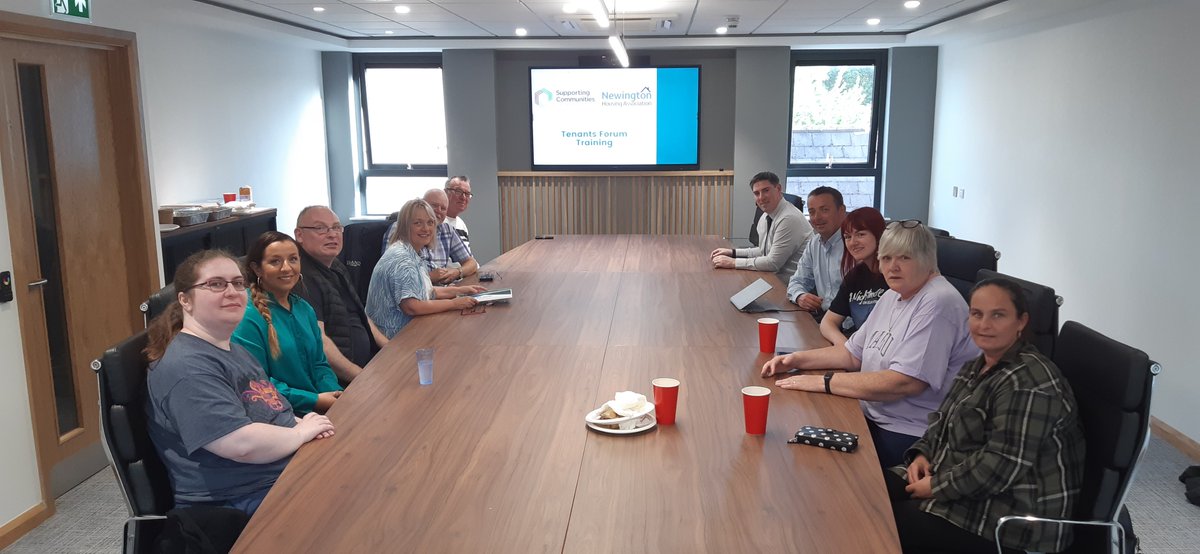 Last night marked the final training session for the ever enthusiastic <a href="/NewingtonHA/">Newington HA</a> Tenants Forum (in their fancy new office!). Clear to see too, that the staff recognise and appreciate the commitment from the group, and the difference they will make when working in #partnership