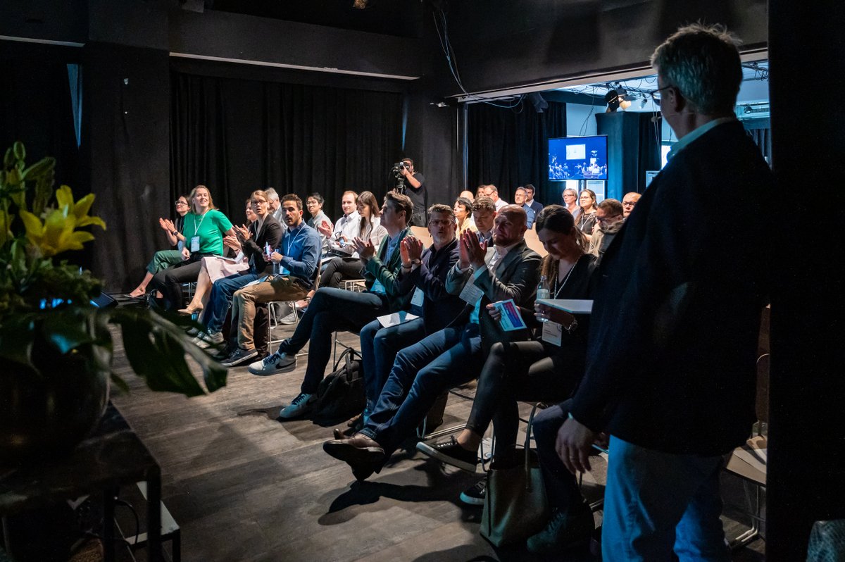 BVDW's tweet photo. #Datasummit2022: Danke an alle Speaker:innen, Gäste Dienstleistende, BVDW-Mitarbeitende & Sponsoren @EWE_AG, @GoogleDE, @LiveRamp & @mediaimpactde. Ohne euch wäre die Veranstaltung nicht möglich & nur halb so schön gewesen. Wir freuen uns auf den nächsten Summit 2023 mit euch!😍 https://t.co/vzDrwjw83I