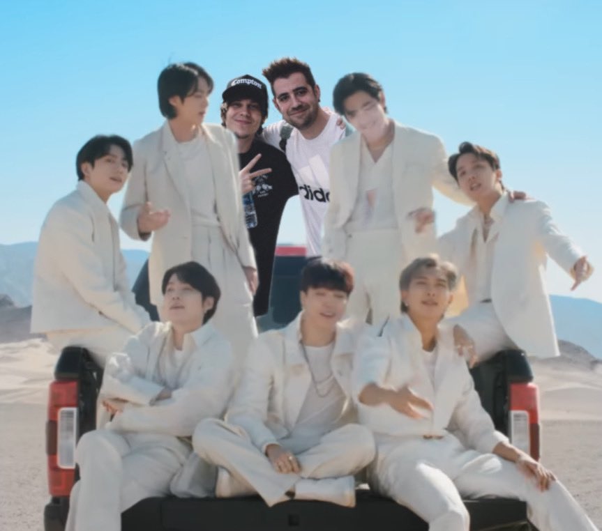 MovistareSports's tweet photo. @auronplay Auorners 🤝 Army https://t.co/bXyEhdP4jA