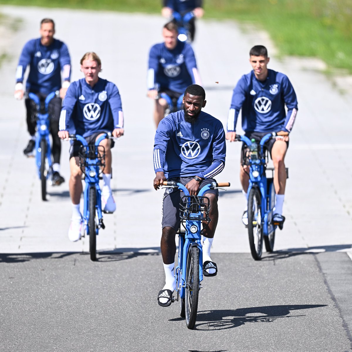 ToniRuediger's tweet photo. Did someone call the Rudigang?... 😁🙋🏾‍♂️🚴🏼🚴🏻🚴🏾 #Hustle #AlwaysBelieve https://t.co/NOvLdA8HV8