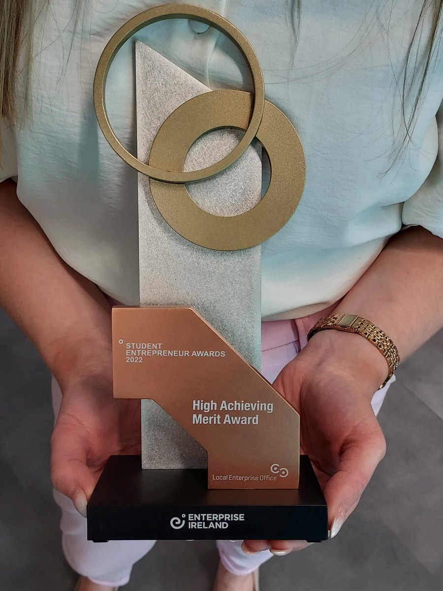 So......our very own Rachel McDonnell and Claire finnegan each won the 'high achieving merit award' in the top four @Entirl #StudentEntrepreneurAwards 2022!!!! 
WELL-DONE GIRLS!!🎉🎉🎉🙌🏻🙌🏻🙌🏻🌟🌟🌟👏👏👏👏
