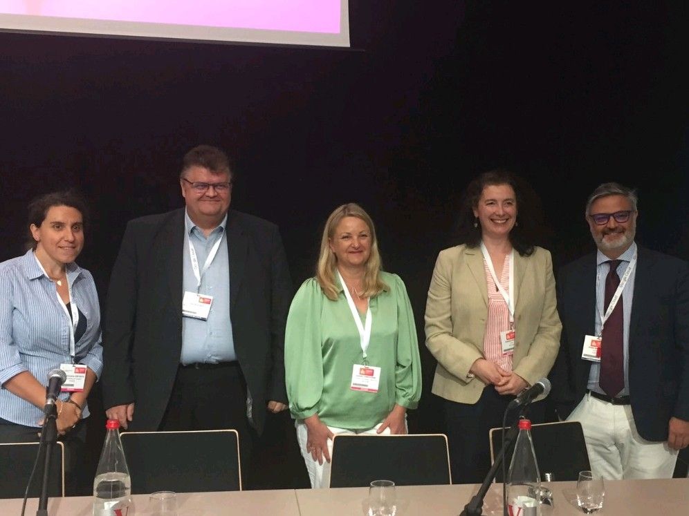 Thank you #ITSToulouse2022🇫🇷 for the opportunity to discuss C-ITS from five different perspectives (deployment, industry, policy, knowledge-sharing and networking) in SIS65. Seeing that C-ITS services have an influence on cities is very important🏙️
#harmonisation #cRoads
