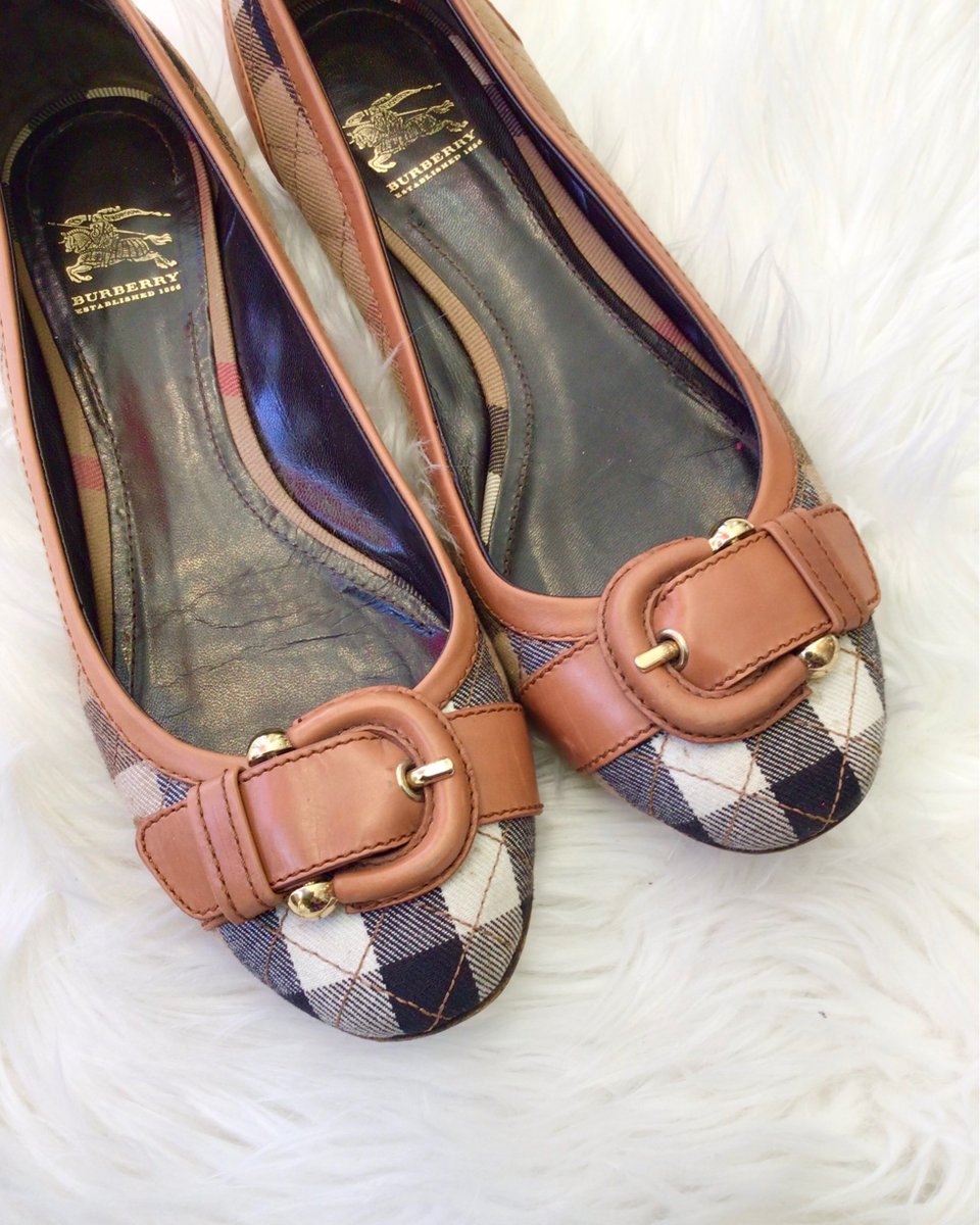 byconsignment1's tweet image. Burberry Flats - Size 39.5 - $379

#burberry #byconsignment #luxuryconsignment #luxuryforless #luxurylabels #designerbrands #shoeaddict #shoeaholic #designerlabels #designershoes #downtownoakville