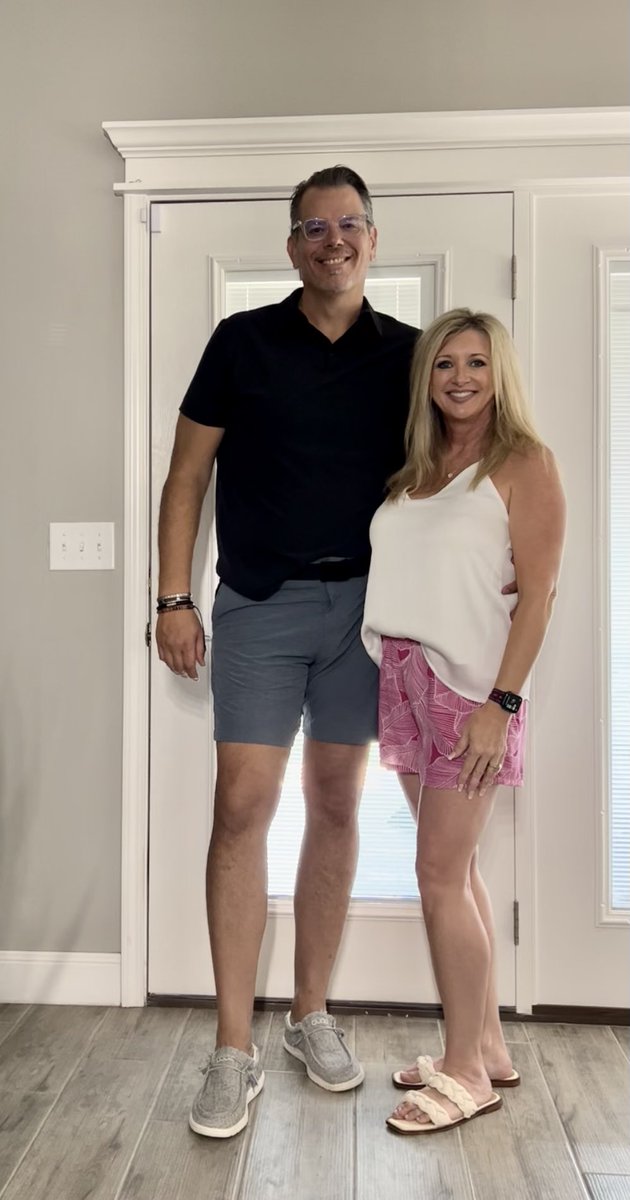 Mbennett6's tweet image. Happy Birthday to my best friend, my wife and the lady that holds our family together. You’ve never looked more beautiful than you do today. @bennettdd