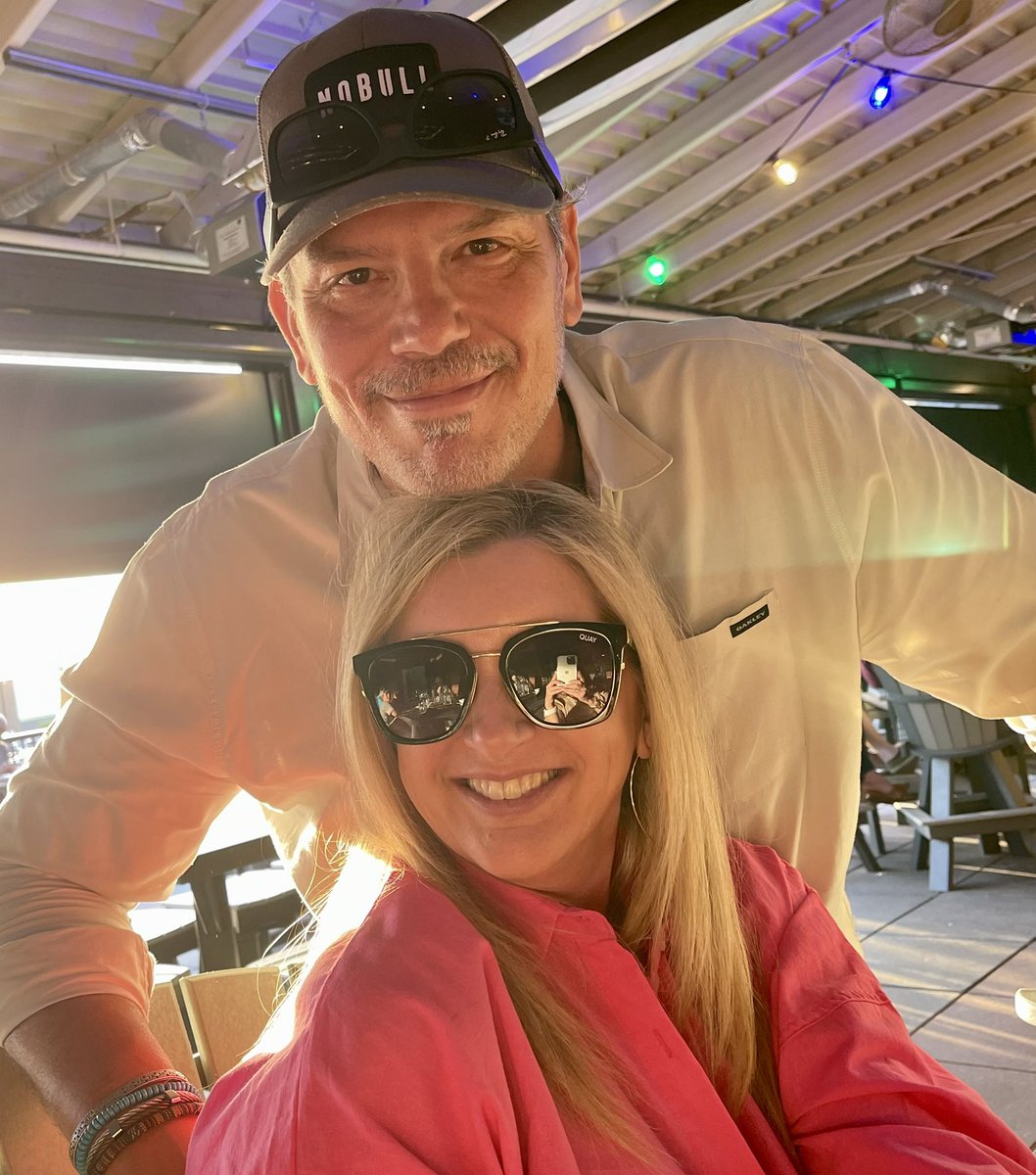 Mbennett6's tweet image. Happy Birthday to my best friend, my wife and the lady that holds our family together. You’ve never looked more beautiful than you do today. @bennettdd