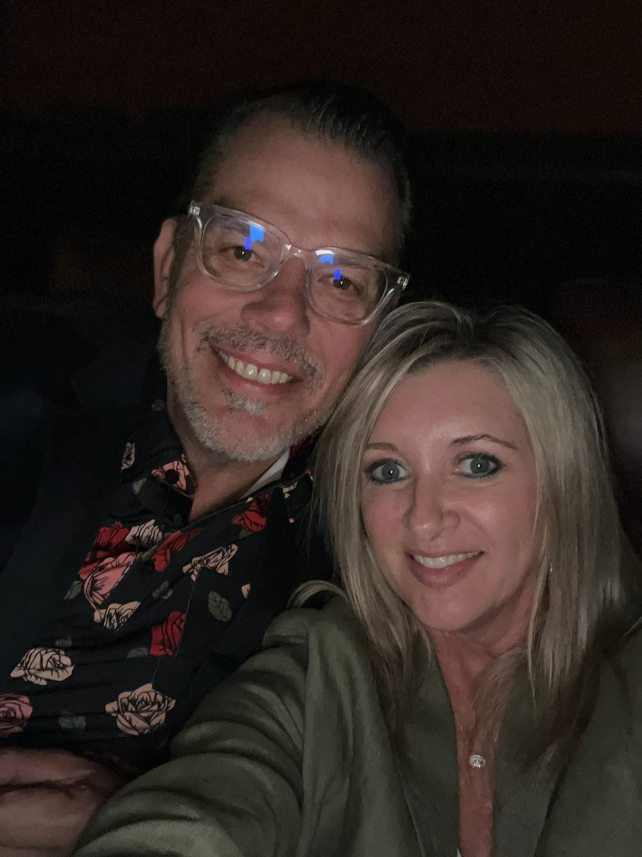 Mbennett6's tweet image. Happy Birthday to my best friend, my wife and the lady that holds our family together. You’ve never looked more beautiful than you do today. @bennettdd