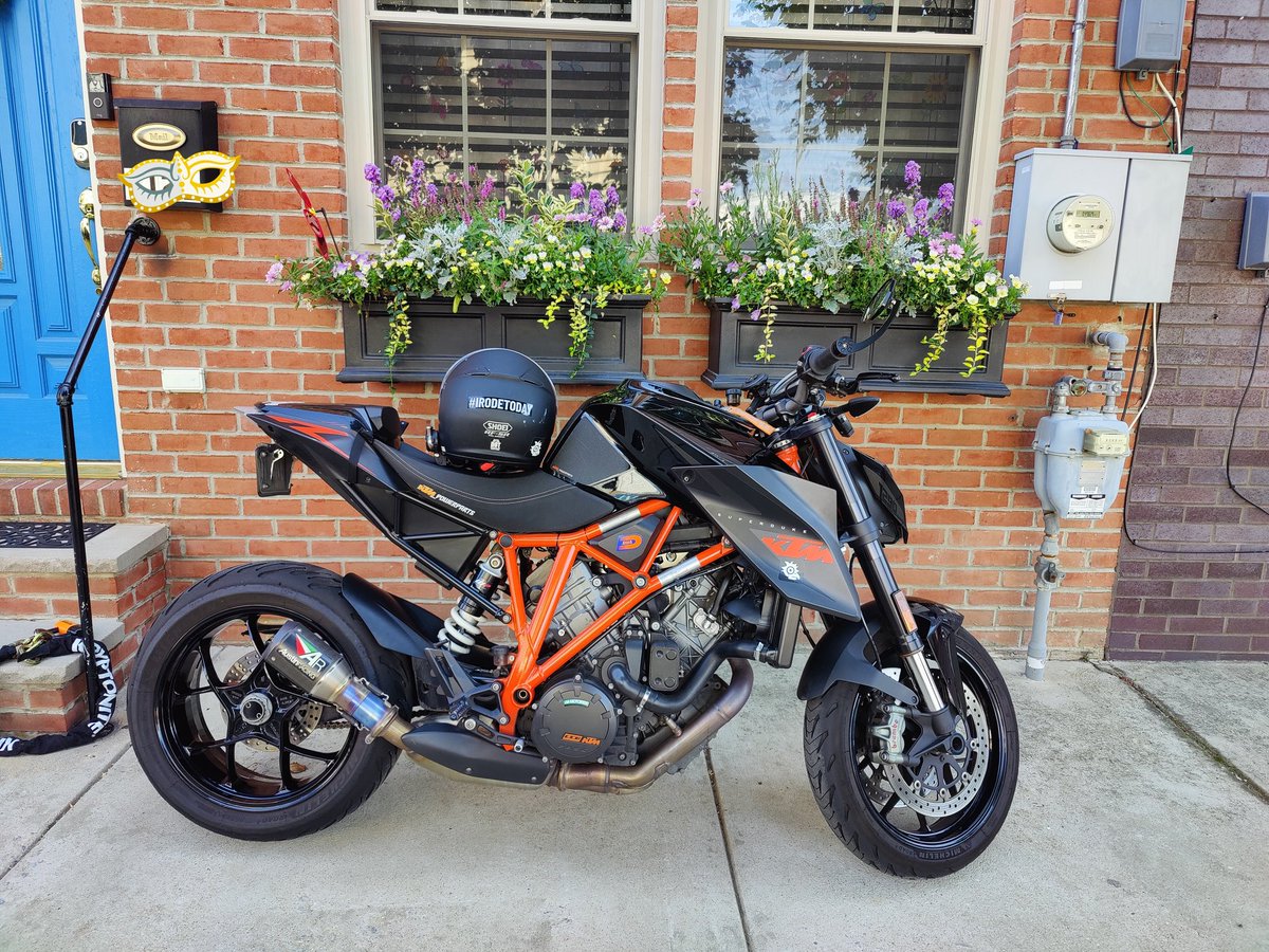 Joe Crowe tweet media