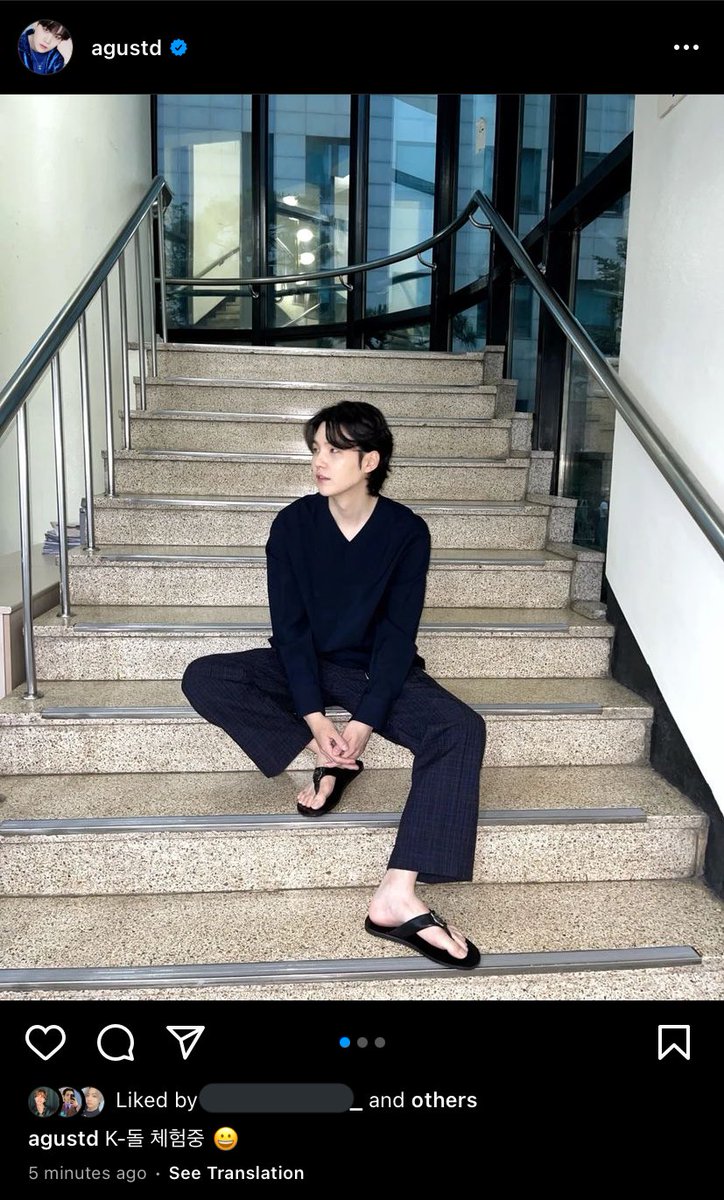 btsinthemoment's tweet photo. [agustd] instagram post 

🐱 having a k-dol (k-idol) experience 😀 https://t.co/8hYggdCw6X