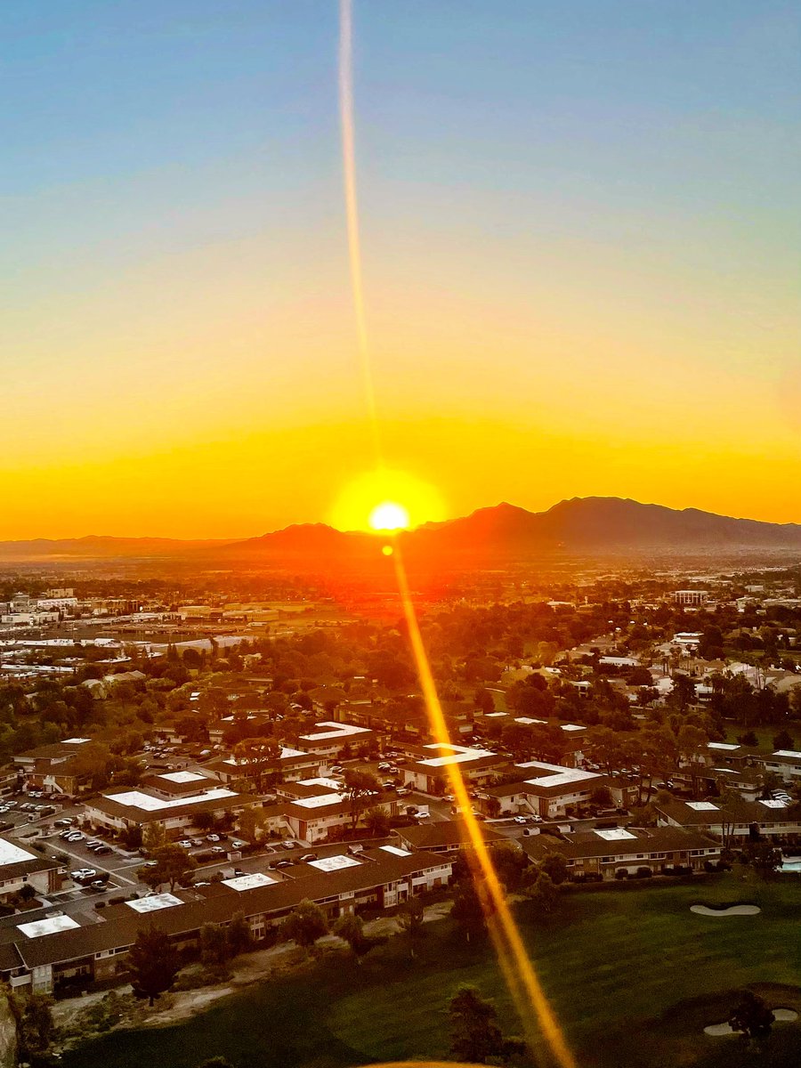 Good morning #AVtweeps!  Last day of <a href="/InfoComm/">InfoComm</a>. Make it a great one!
