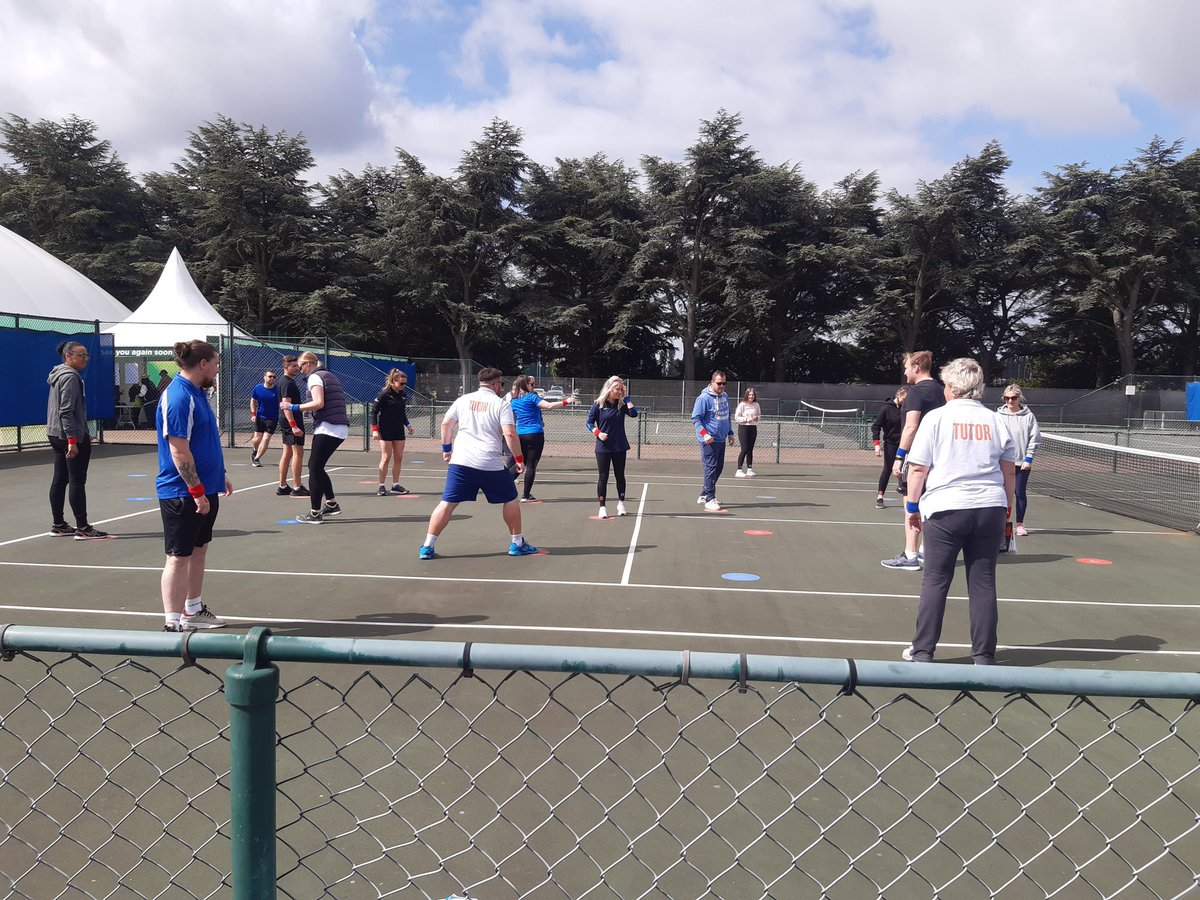 EadonStephanie's tweet photo. LTA Youth Schools Primary School Course today at @NottsTennis 

Kicked started with @rsalmonuk  sharing how to build effective school club relationships before 2 hours on court training finishing with networking and live Tennis 🎾 https://t.co/8urAatDI9X