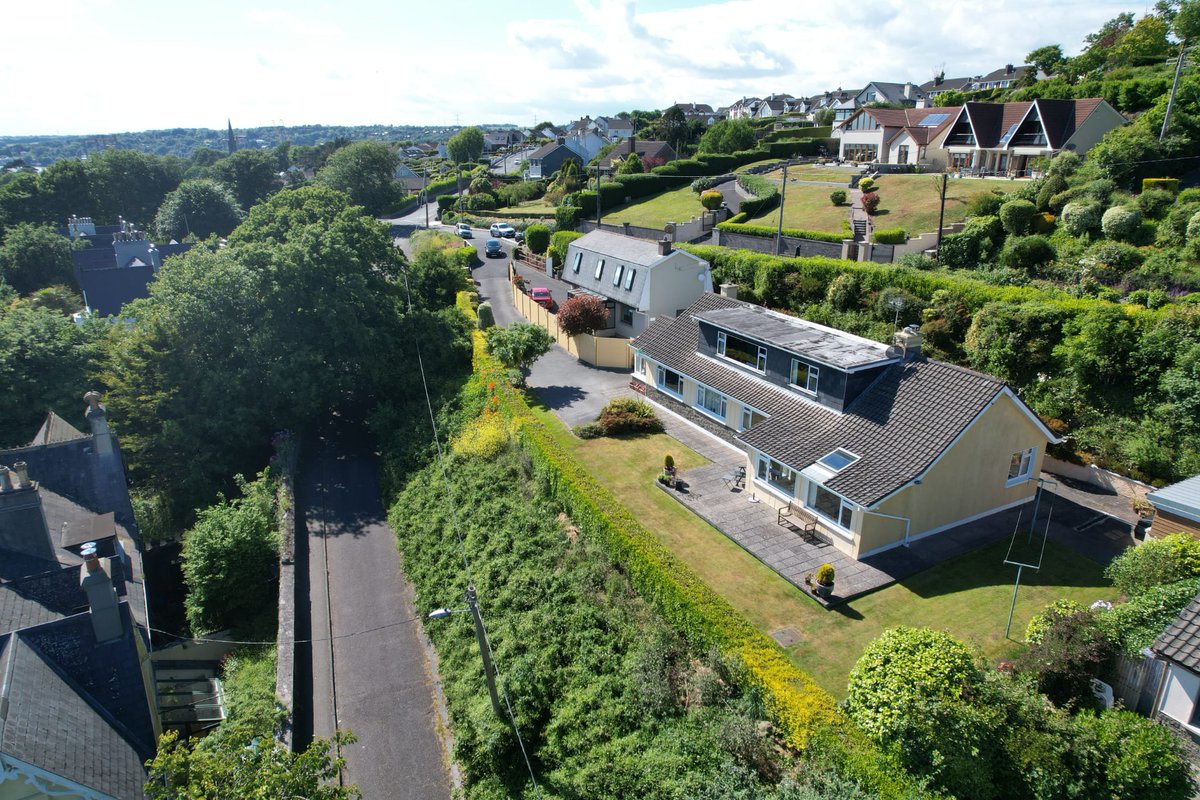 KC3DTOUR's tweet photo. We were delighted to provide drone &amp; property photography for this stunning listing by @JVMurphyandSons featured in today's @irishexaminer

Push the boat out for this €570,000 Cobh home- the views are priceless

⤵️
https://t.co/utBbra8Ee5 https://t.co/ZTgJPvZ7VX