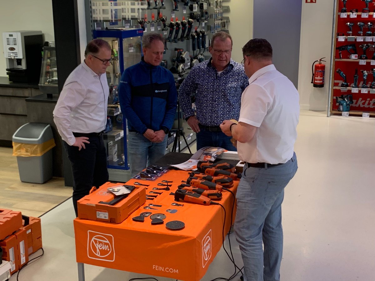 BurghouwtBV's tweet photo. Vandaag krijgen Burghouwt medewerkers verschillende trainingen van SENCO, Primaverde, Bostik &amp; Fein op onze vestiging in Den Bosch.

Aan alle aanwezige leveranciers, bedankt voor deze leerzame dag! https://t.co/ANG3hEiej5