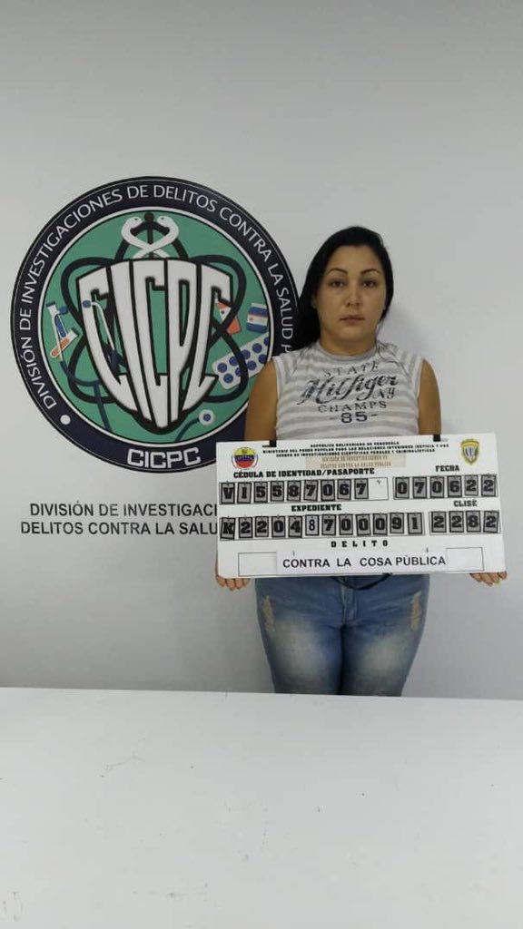 DouglasRicoVzla's tweet photo. #CICPC capturó mujer por usurpar funciones de odontólogo y ortodoncista en Caricuao. 
https://t.co/GCXfcXnMiQ https://t.co/wkyljHsY13