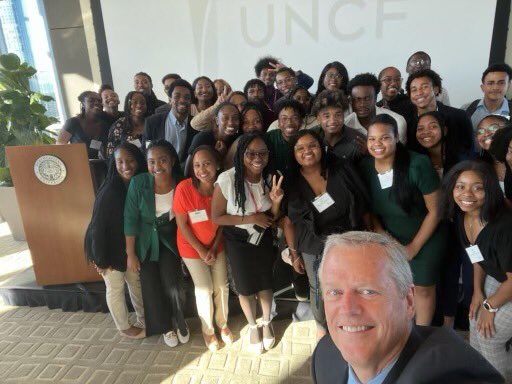 TGivensUNCF's tweet photo. Thank you @MassGovernor &amp; the #Boston community for welcoming nearly 5O #UNCF scholars from UNCF Lighted Pathways and UNCF Ernest E. Just Undergrad programs as they bring their exceptional black talent to the financial &amp; bio-life science industries. #UNCFSLC #UNCFSPDP #UNCFBoston https://t.co/mTdOj90wLc